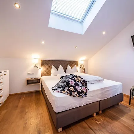 Zajazd Gaestehaus Wiesengrund & Sporer 2*