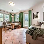 Gaestehaus Wiesengrund & Sporer Penzion 2*