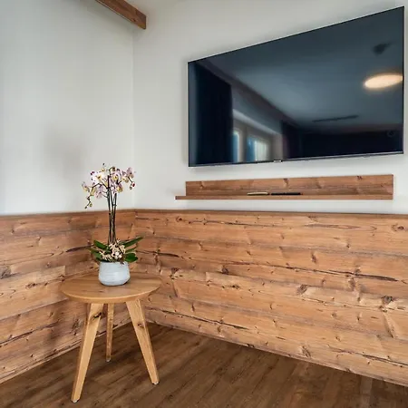 Gaestehaus Wiesengrund & Sporer 여관